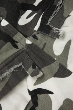 Camo Frayed Hem Cargo Skirt