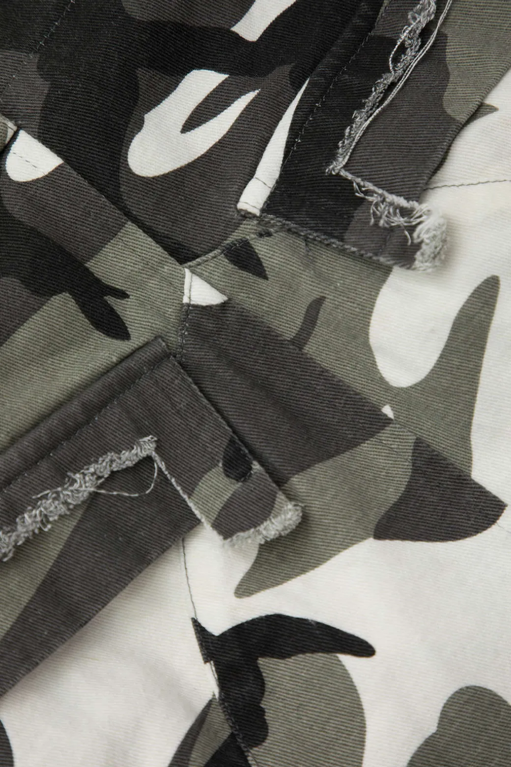 Camo Frayed Hem Cargo Skirt