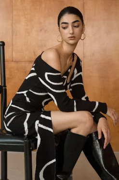 Line Pattern Cut Out Slit Knit Maxi Dress