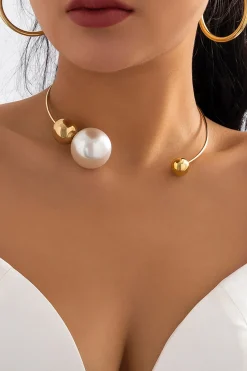 Metal Pearl Necklaces