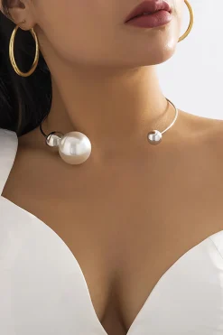 Metal Pearl Necklaces