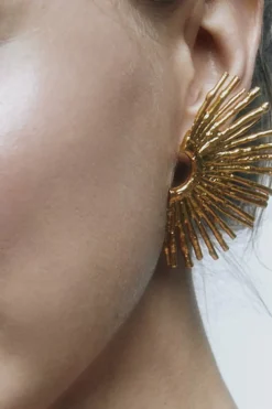 Metal Scalloped Earrings