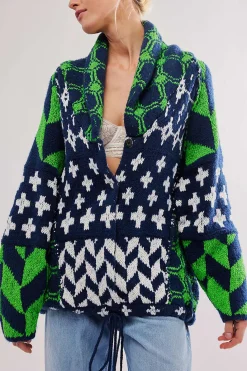 Retro Pattern Knit Button Cardigan